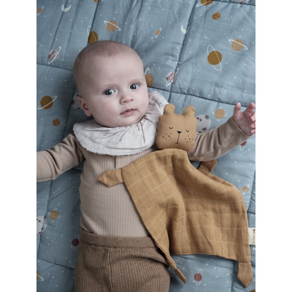 Fabelab ANIMAL CUDDLE - BEAR - CARAMEL- - Lille Univers
