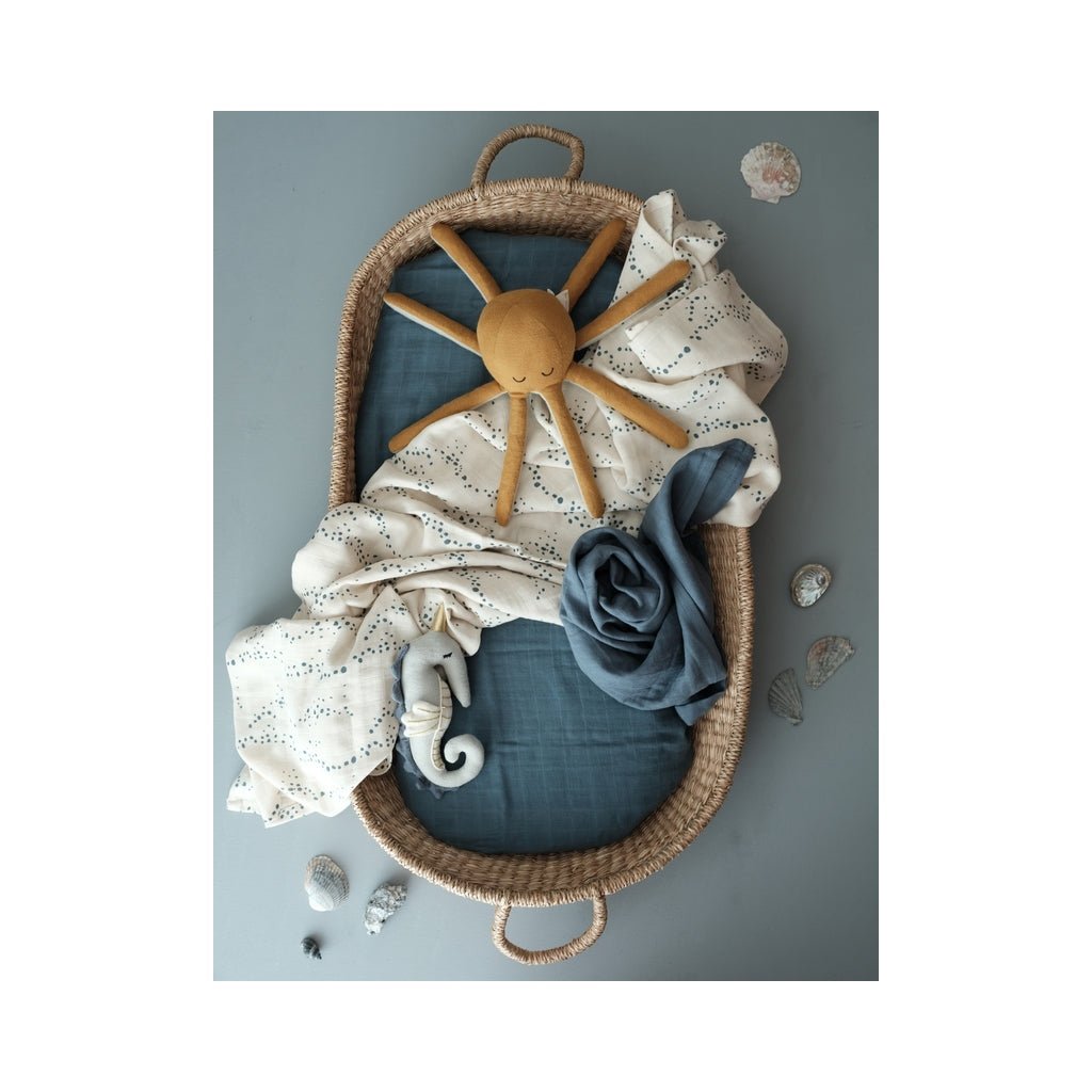 Fabelab RATTLE - OCTOPUS - OCHRE / BEACH GRASS- - Lille Univers