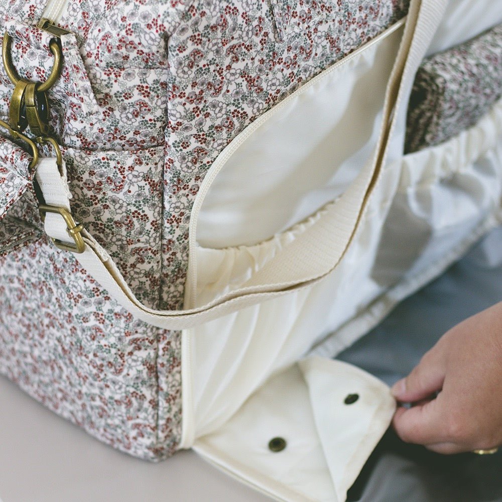 That‘s mine Benne nursing bag – Bouquet rouge-033145 - Lille Univers