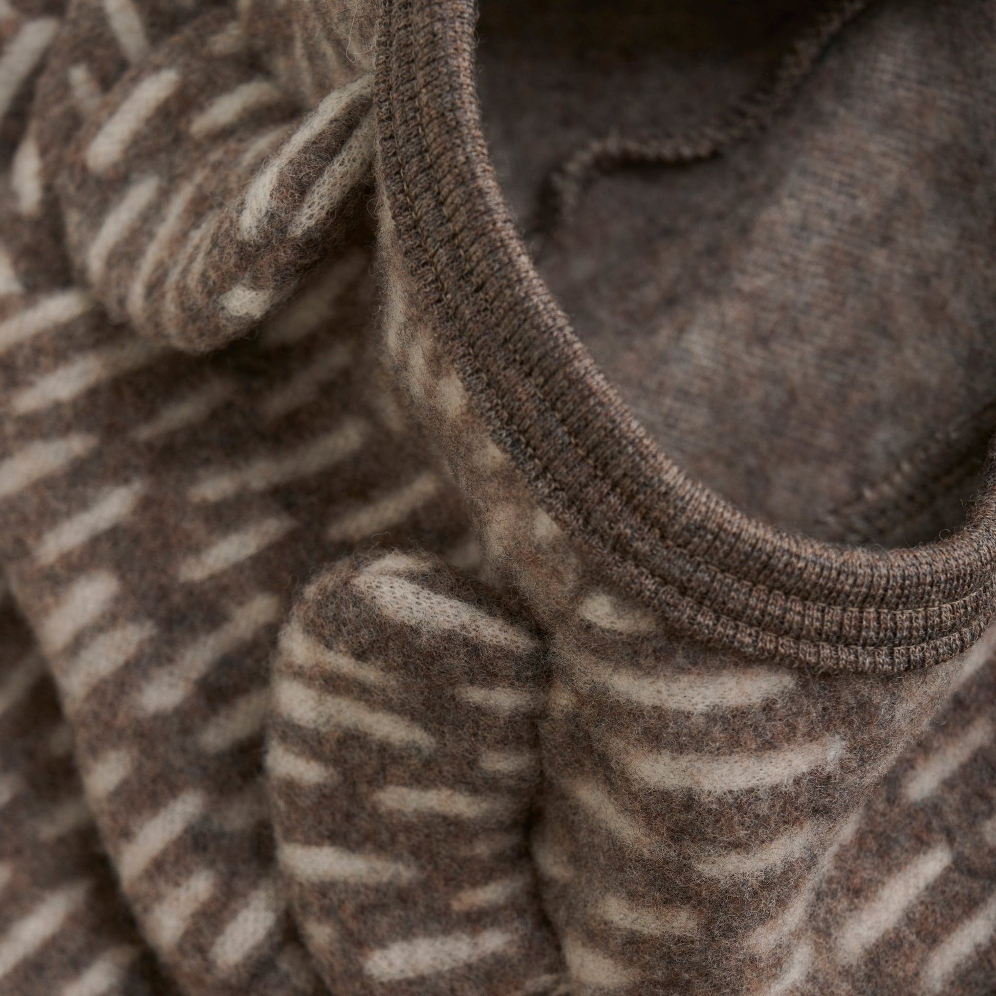 HUTTEliHUT - Jacket Ears Wool Fleece (M) - 480392 - Lille Univers