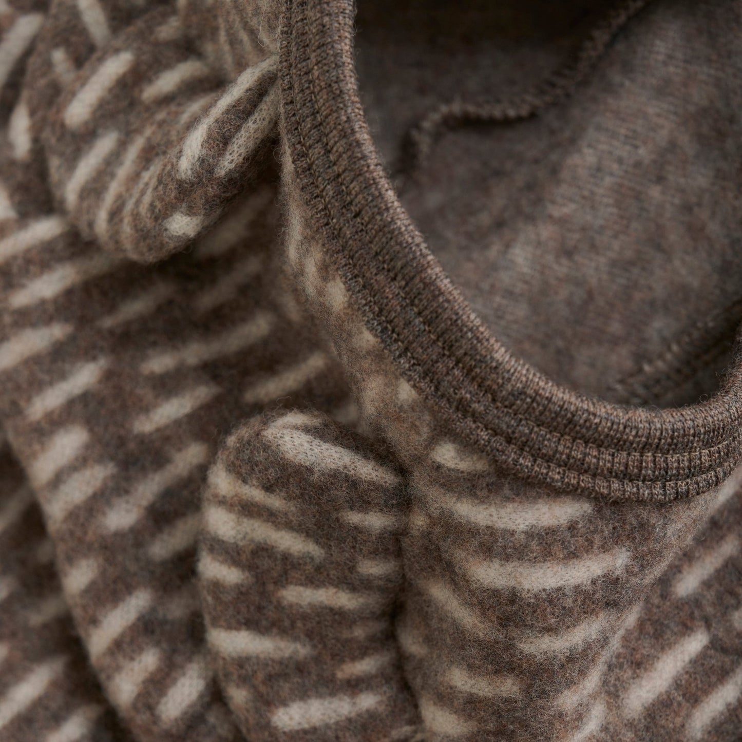 HUTTEliHUT - Jacket Ears Wool Fleece (S) - 480376 - Lille Univers