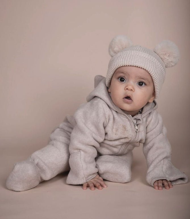 HUTTEliHUT - Pram Suit Ears Soft Wool Camel - 480107 - 2338 - Lille Univers