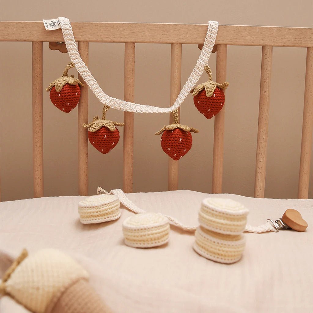 Patti OSLO Strawberry Pram Chain | with bell-P1085 - Lille Univers